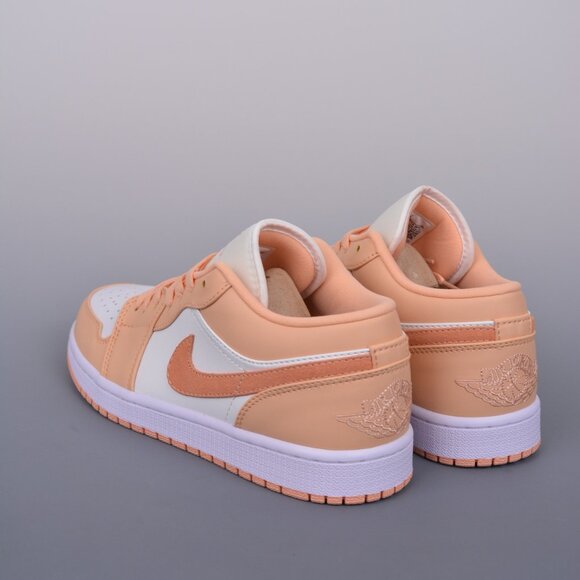 Nike Air Jordan 1 - Picture 9 of 9